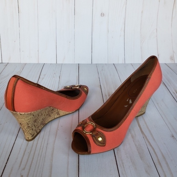 NEW Tommy Hilfiger Wedges 7.5 - Picture 1 of 8